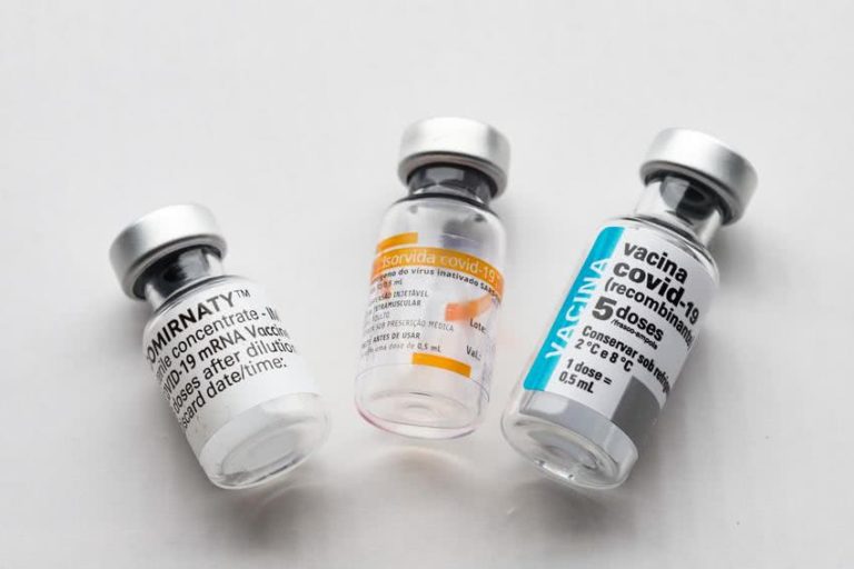 RS vai receber 434 mil doses de vacinas entre Pfizer, CoronaVac e Janssen