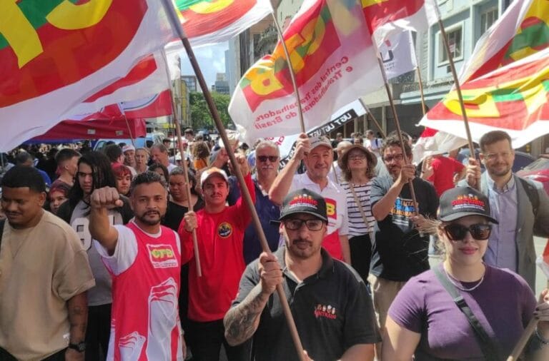 Trabalhadores e estudantes se unem em Porto Alegre contra juros altos e pela redução da jornada